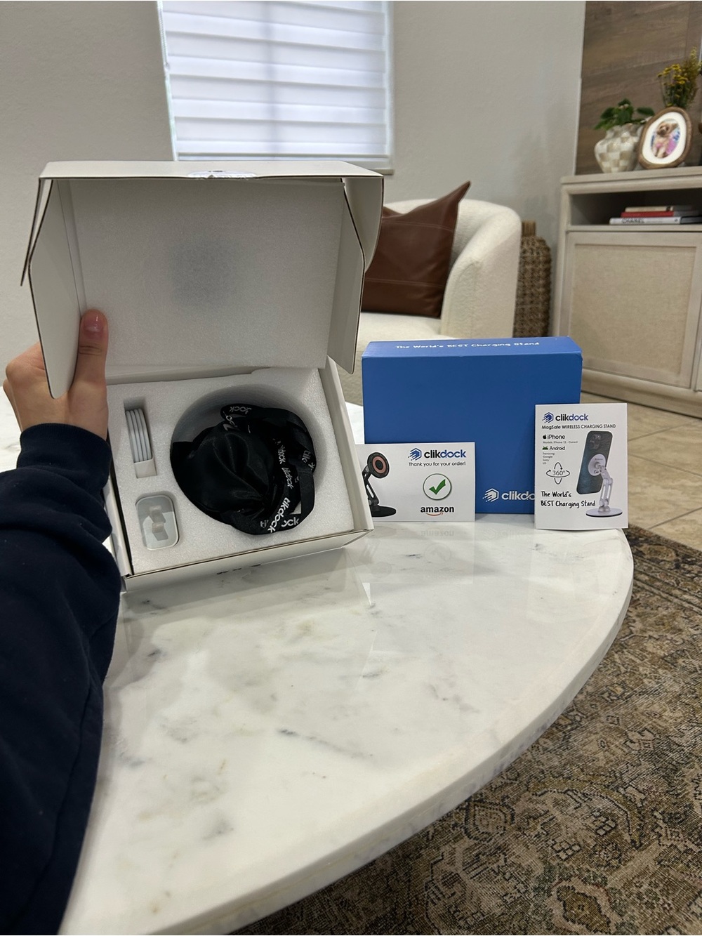 NIB White Wireless Charging Stand - Magnetic VR/AR Accessory